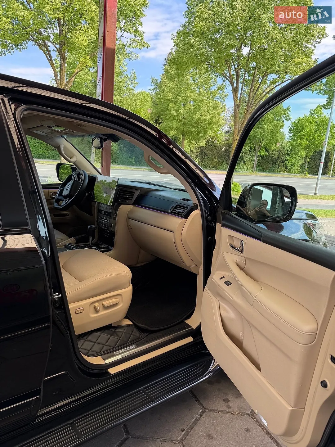 2010 Lexus LX - мініатюра 8