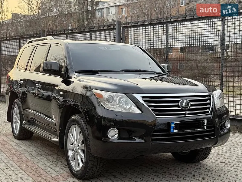 Lexus LX