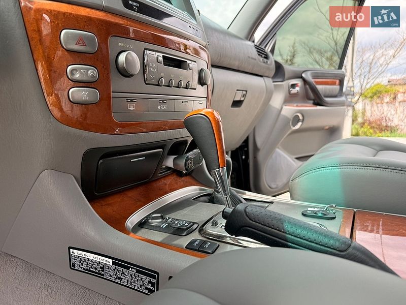 Внедорожник / Кроссовер Lexus LX 2005 в Одессе