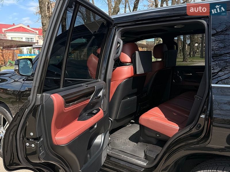 Внедорожник / Кроссовер Lexus LX 2019 в Киеве