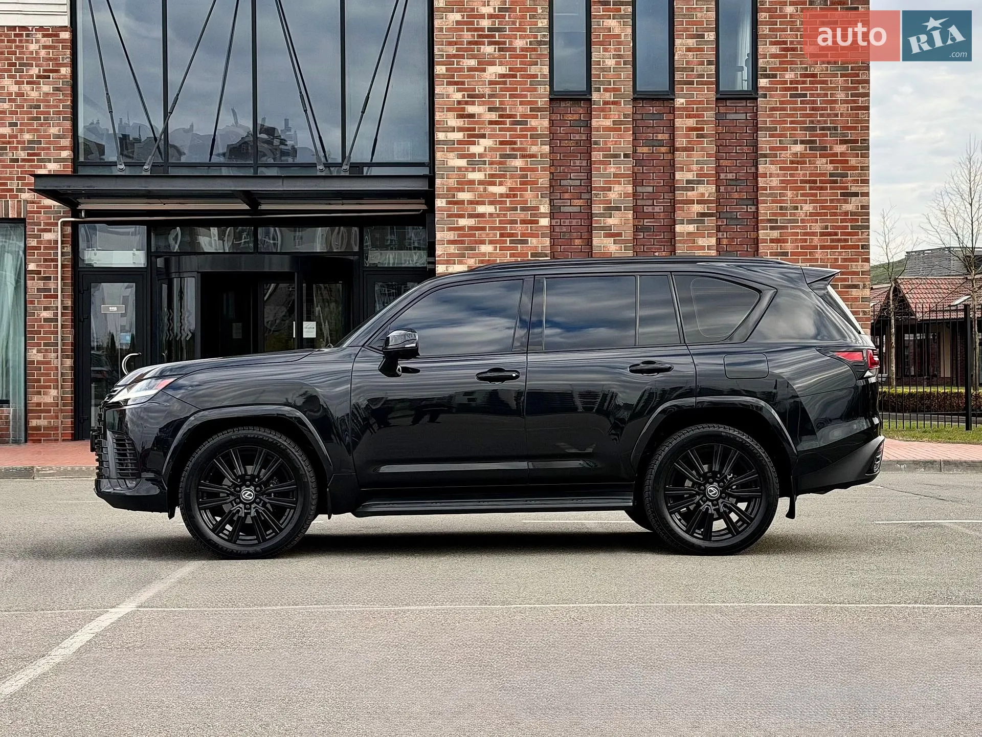 2022 Lexus LX - мініатюра 8