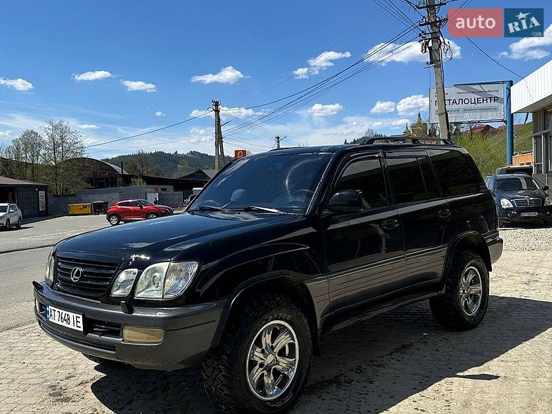 Внедорожник / Кроссовер Lexus LX 1999 в Яремче