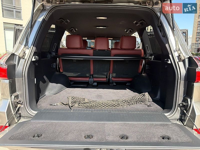 Внедорожник / Кроссовер Lexus LX 2018 в Киеве