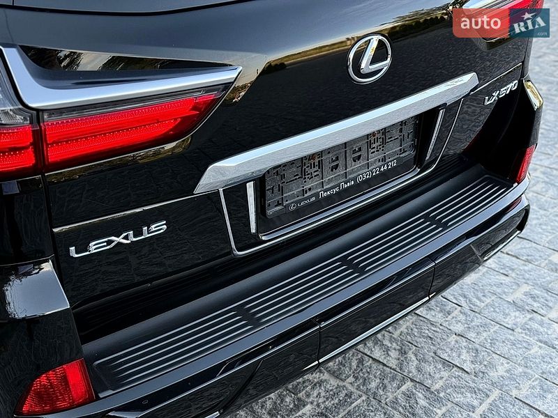 Внедорожник / Кроссовер Lexus LX 2017 в Львове