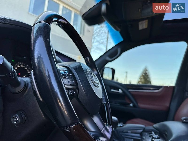 Внедорожник / Кроссовер Lexus LX 2017 в Ивано-Франковске