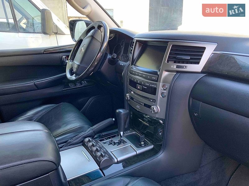 Внедорожник / Кроссовер Lexus LX 2012 в Киеве