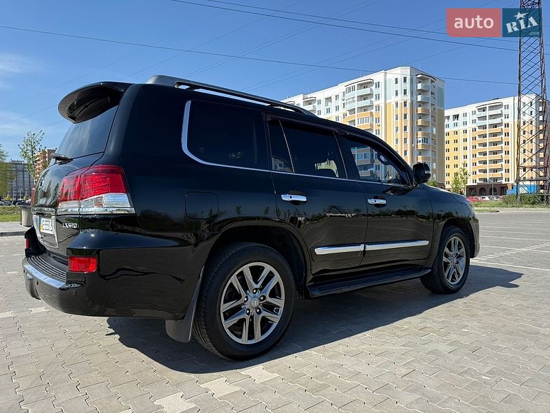 Внедорожник / Кроссовер Lexus LX 2014 в Ирпене