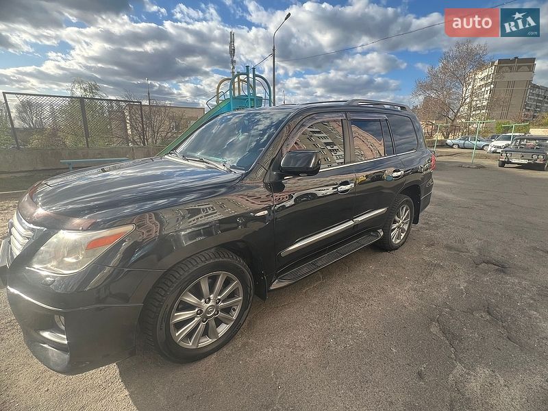 Внедорожник / Кроссовер Lexus LX 2011 в Киеве