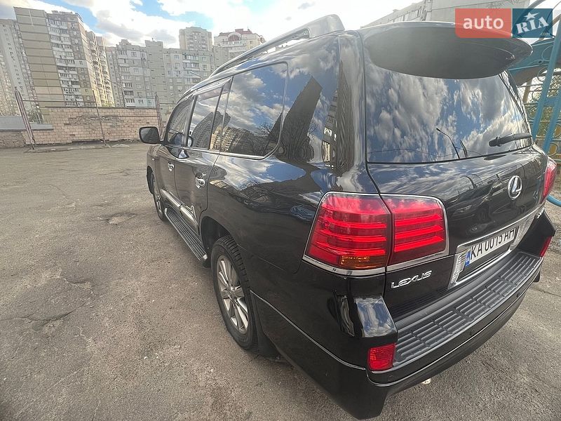 Внедорожник / Кроссовер Lexus LX 2011 в Киеве