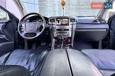 Внедорожник / Кроссовер Lexus LX 2011 в Черновцах