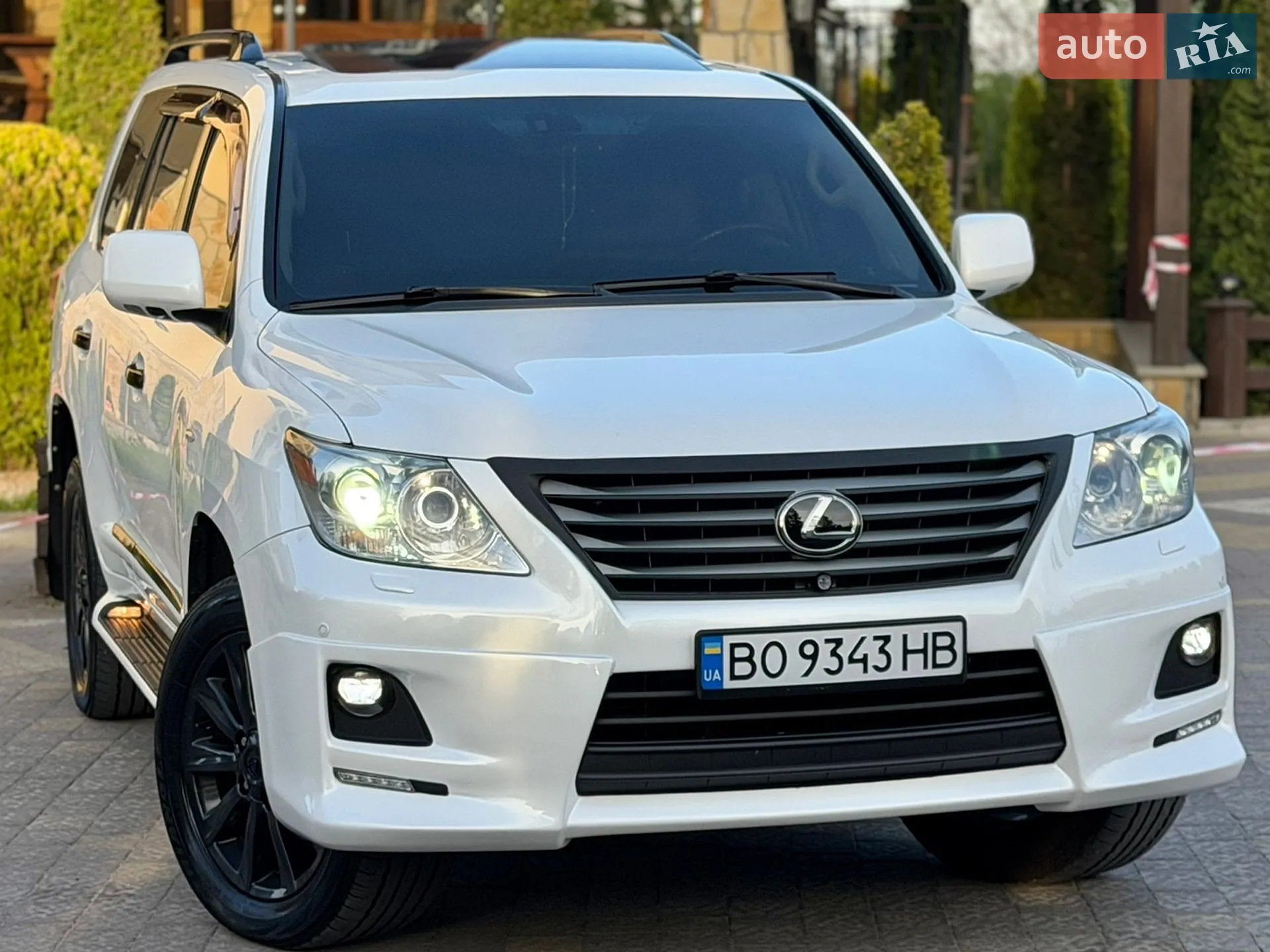 2011 Lexus LX - мініатюра 3