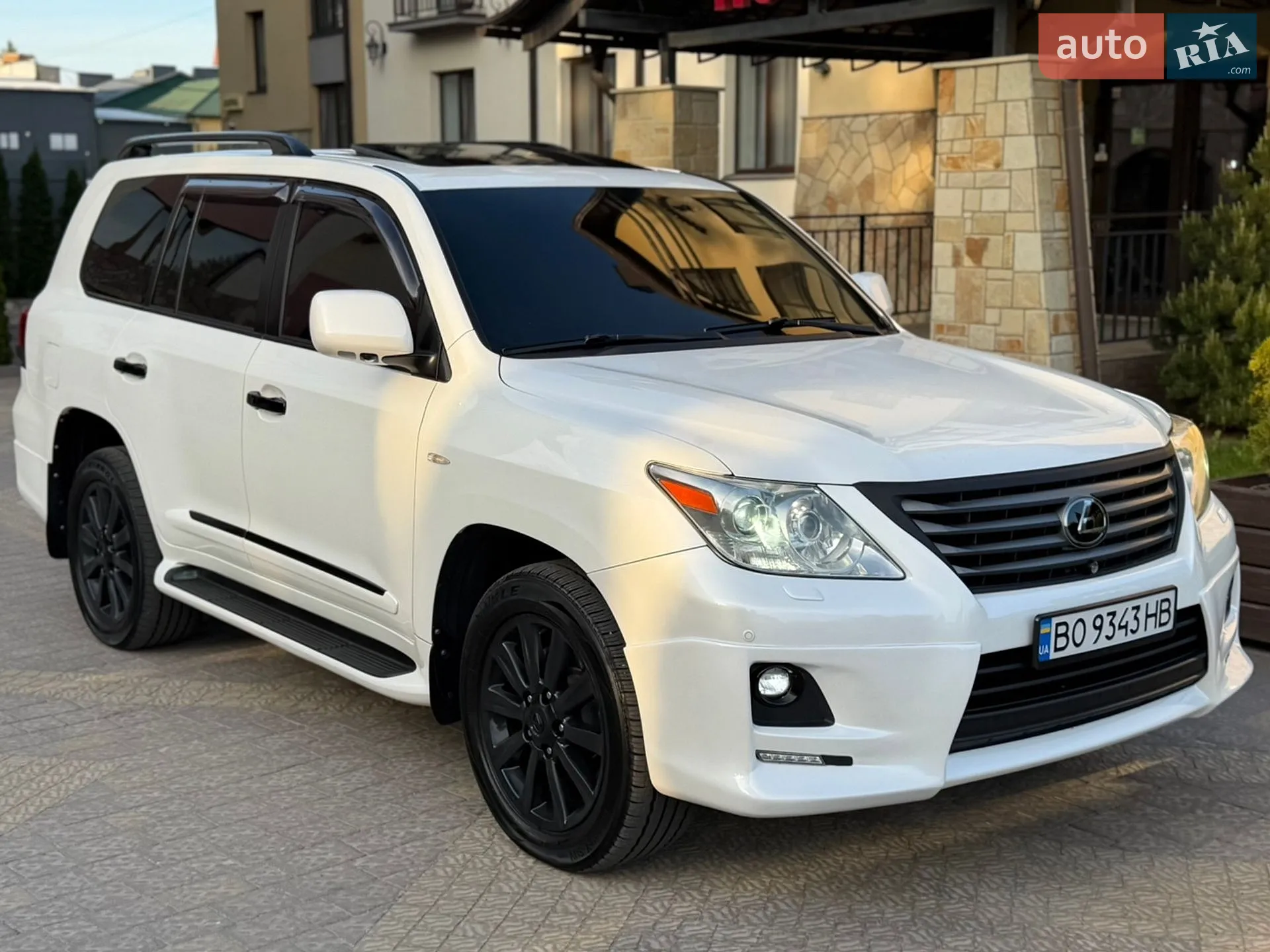 2011 Lexus LX - мініатюра 11
