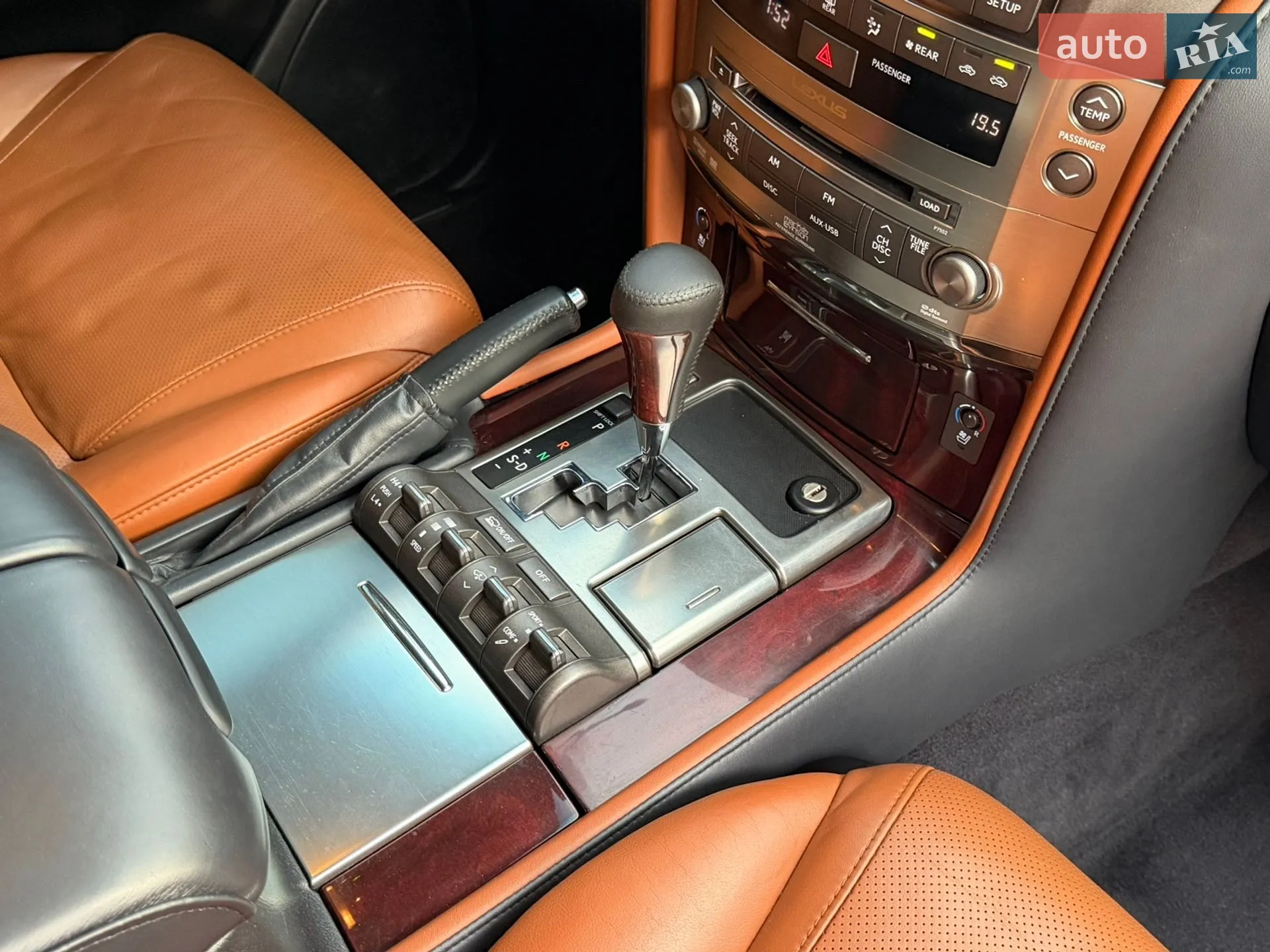2011 Lexus LX - мініатюра 52
