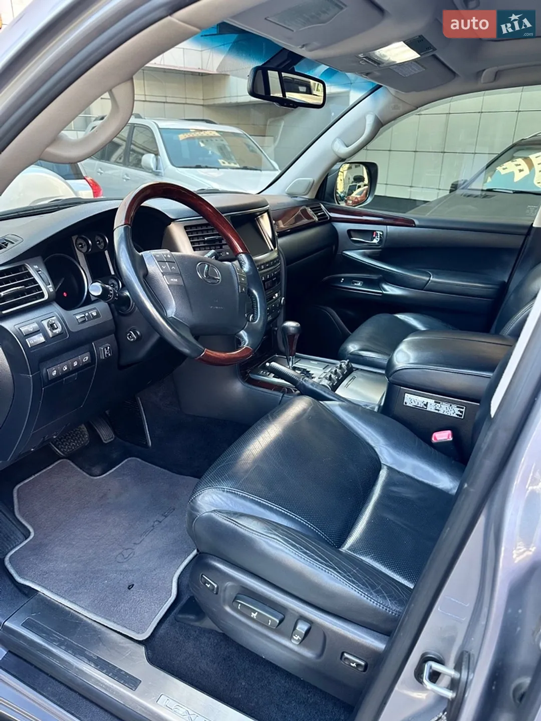 2011 Lexus LX - мініатюра 9