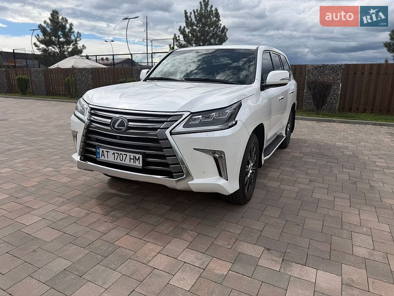 Позашляховик / Кросовер Lexus LX 2016 в Івано-Франківську