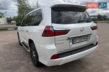 Позашляховик / Кросовер Lexus LX 2016 в Івано-Франківську