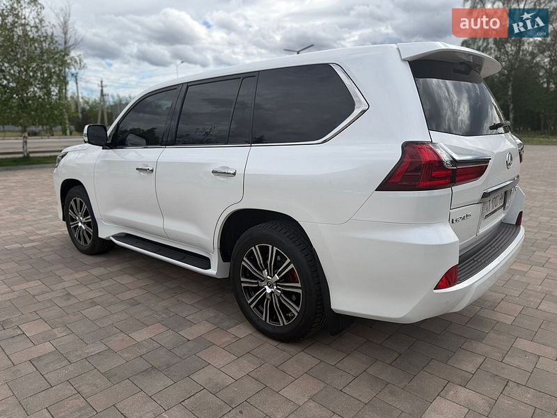 Позашляховик / Кросовер Lexus LX 2016 в Івано-Франківську