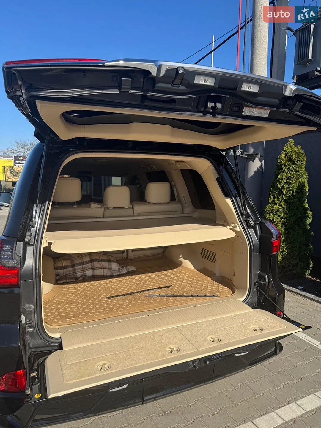 2016 Lexus LX - мініатюра 10
