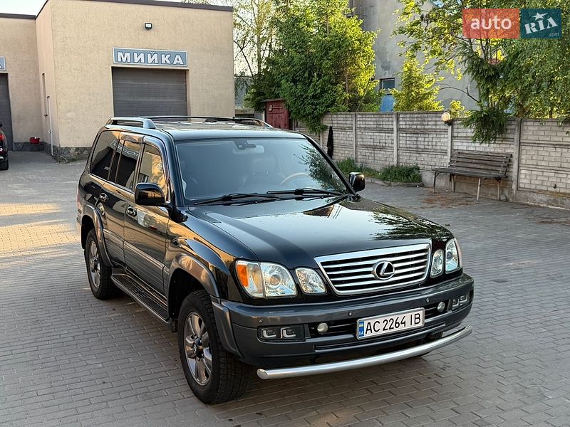 Позашляховик / Кросовер Lexus LX 2005 в Володимирі