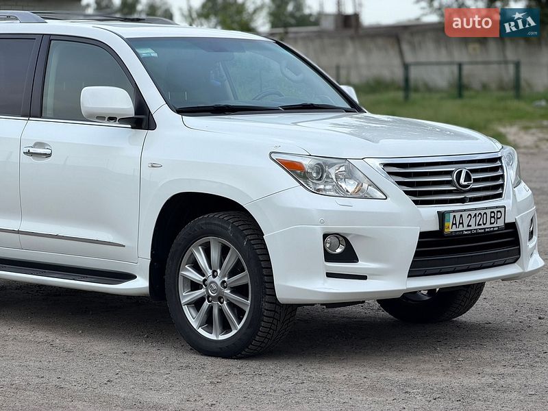 Позашляховик / Кросовер Lexus LX 2011 в Миргороді