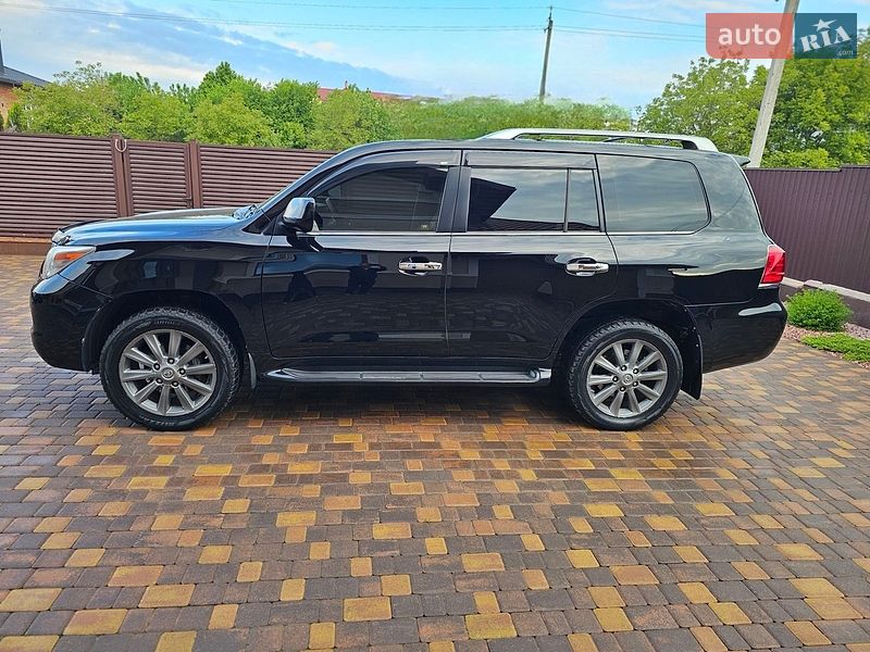 Позашляховик / Кросовер Lexus LX 2008 в Чернівцях