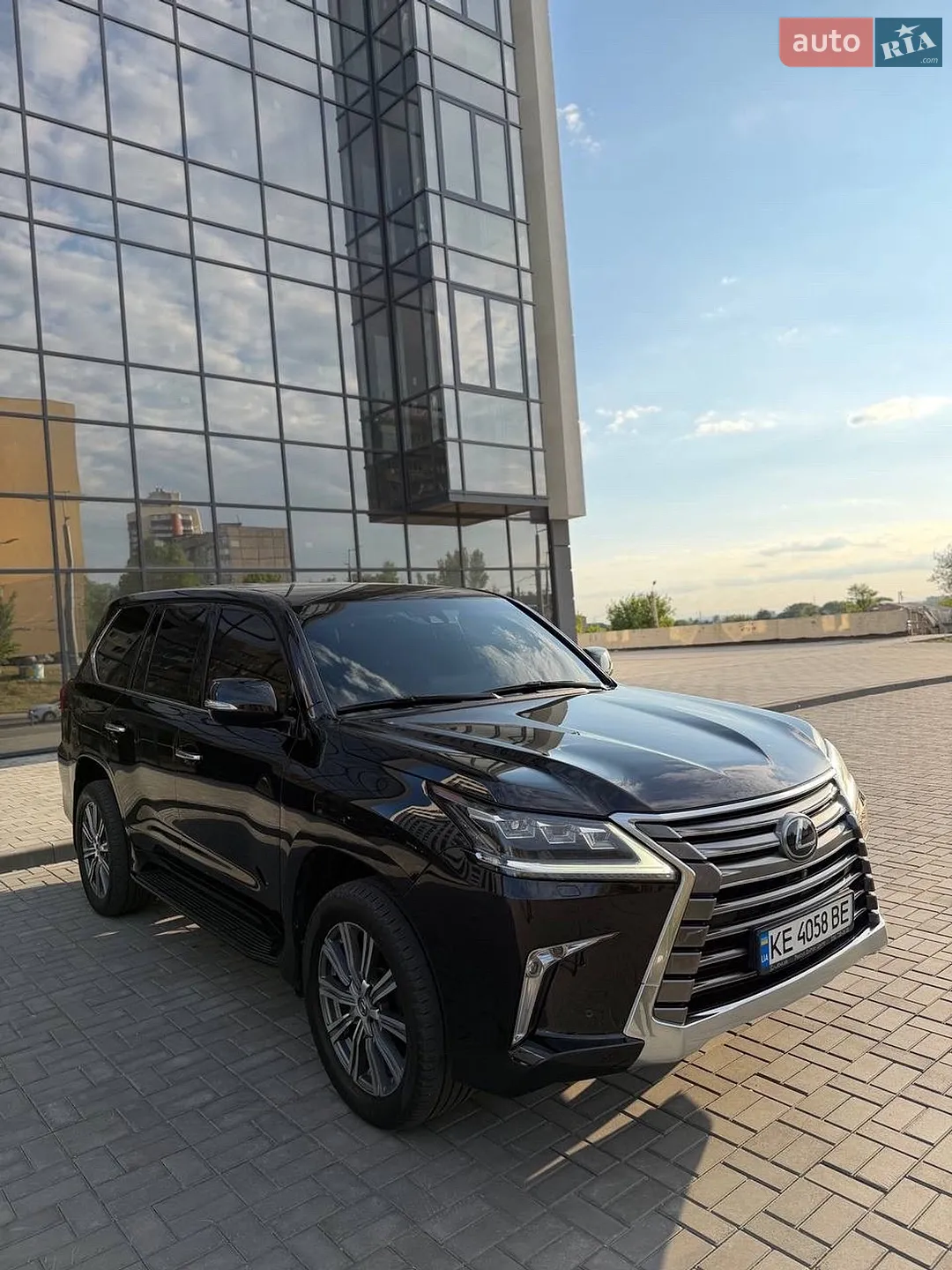 2017 Lexus LX - мініатюра 3