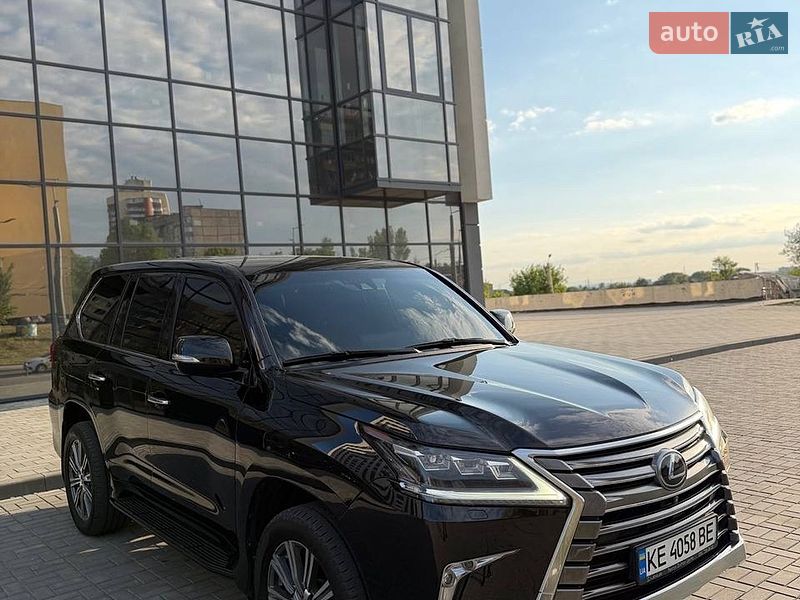 Позашляховик / Кросовер Lexus LX 2017 в Дніпрі