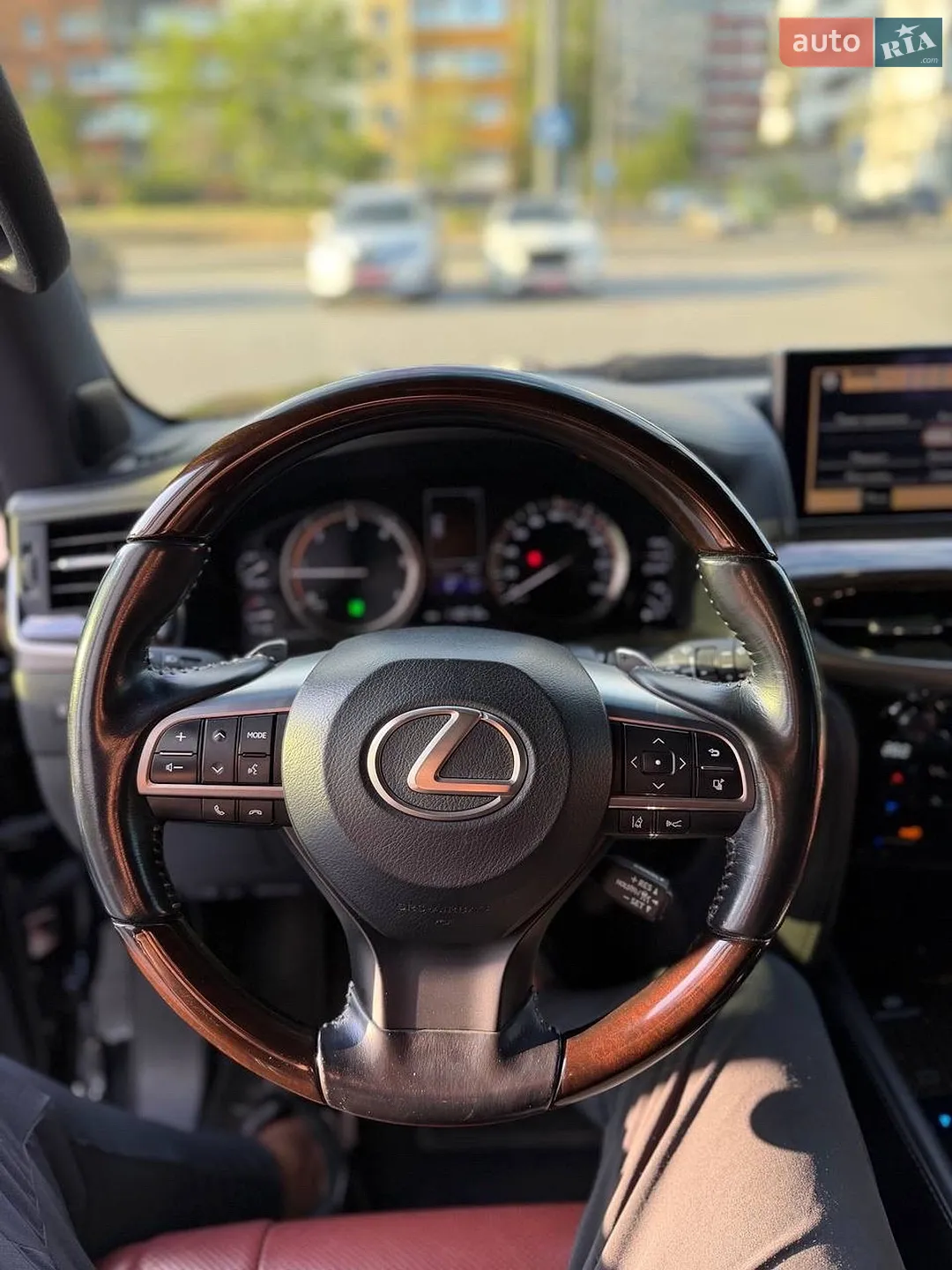2017 Lexus LX - мініатюра 18