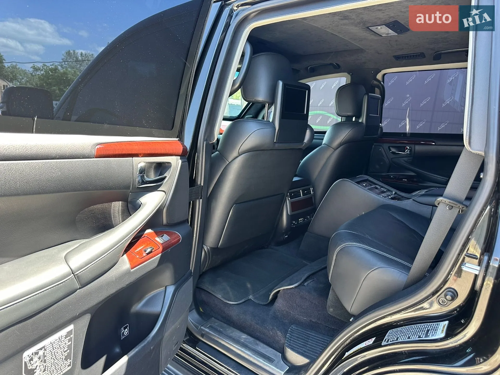2015 Lexus LX - мініатюра 18