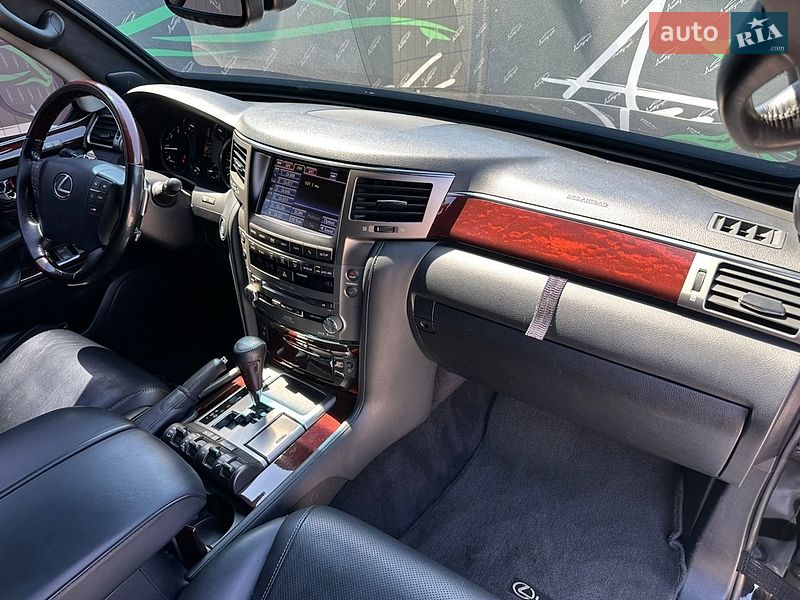 Внедорожник / Кроссовер Lexus LX 2015 в Киеве