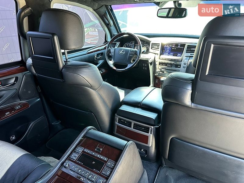 Внедорожник / Кроссовер Lexus LX 2015 в Киеве