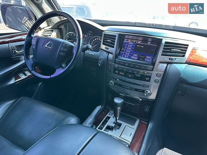 Внедорожник / Кроссовер Lexus LX 2015 в Киеве