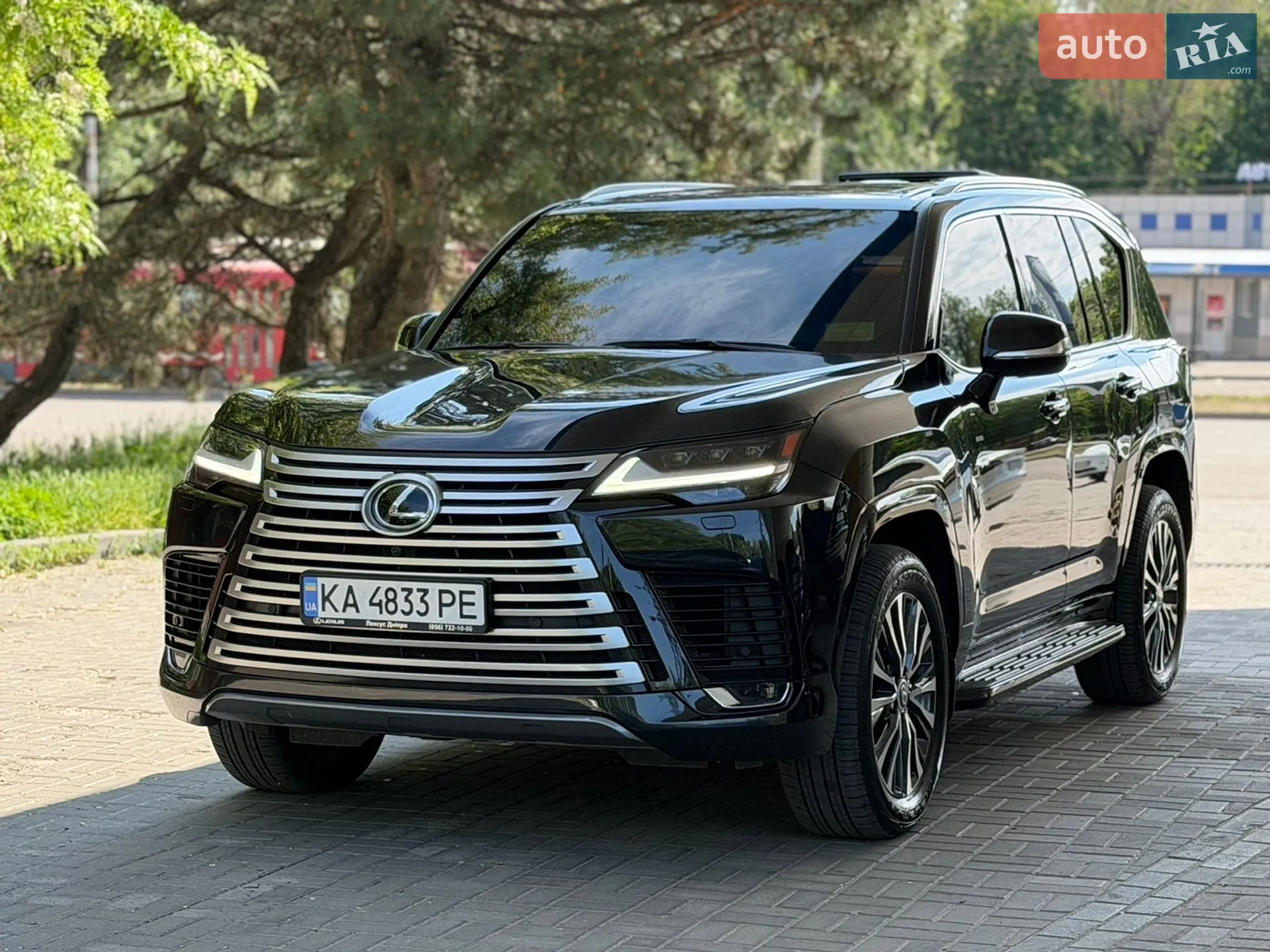 2022 Lexus LX - фото 1
