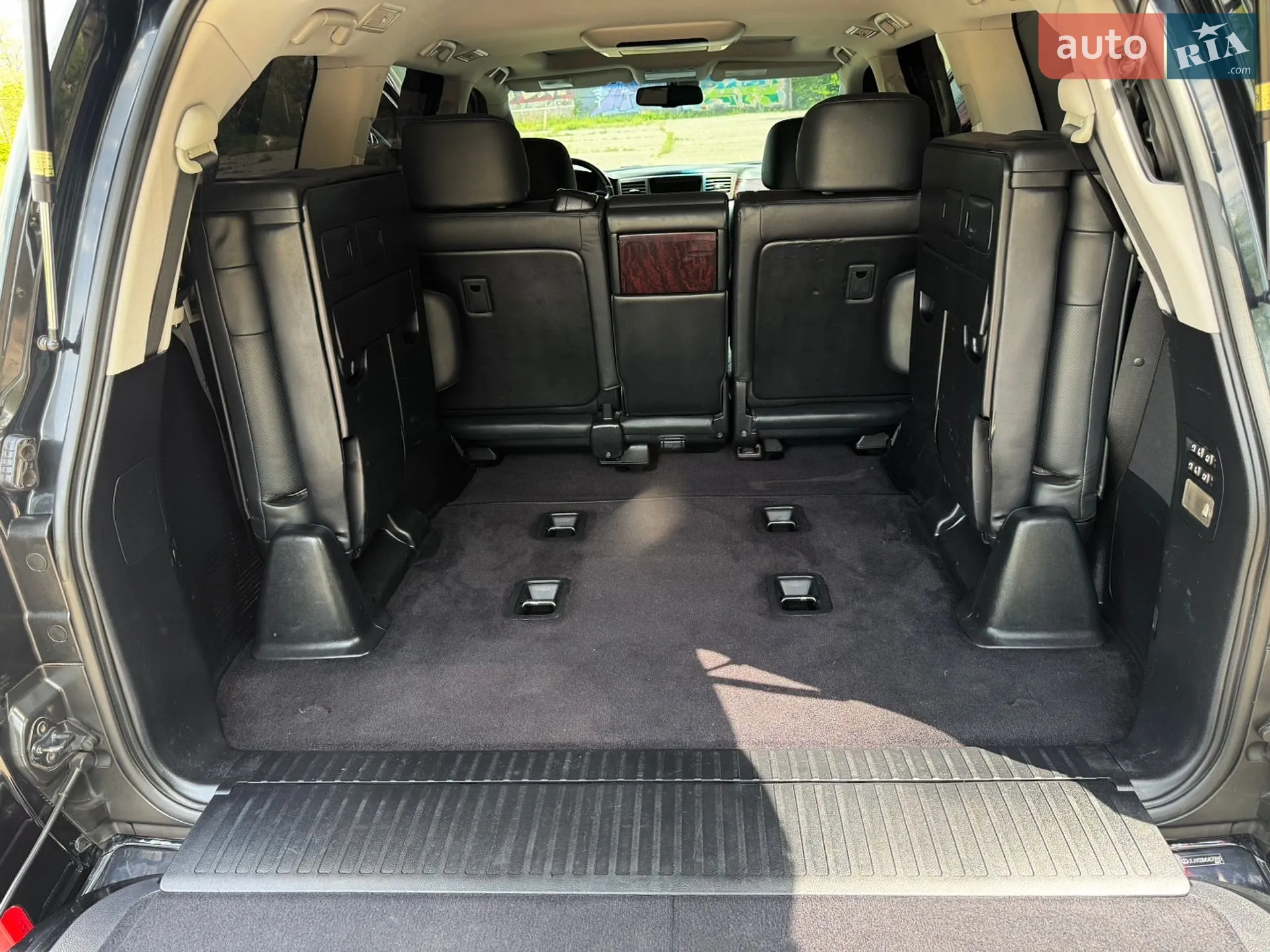 2011 Lexus LX - мініатюра 21