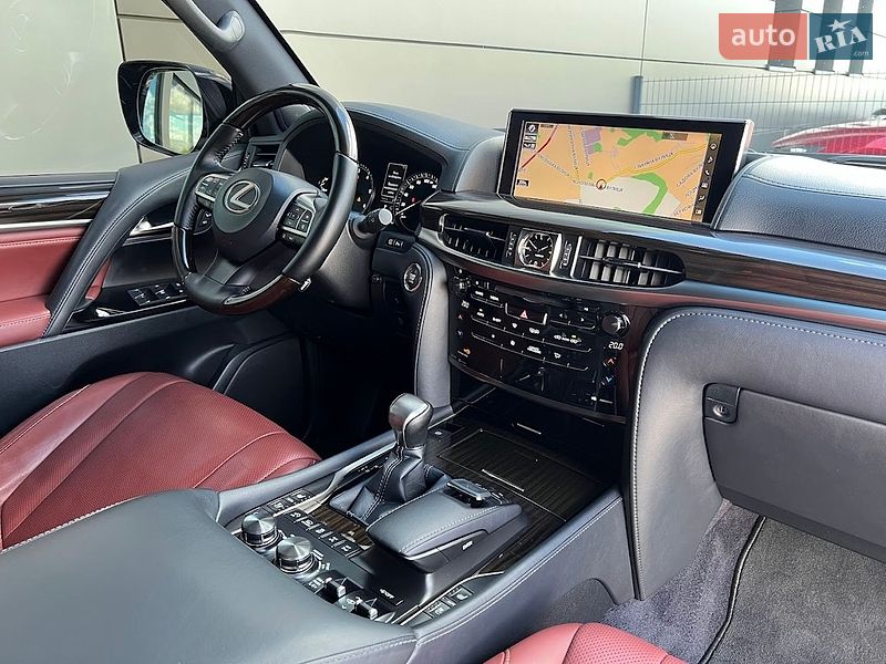 Позашляховик / Кросовер Lexus LX 2017 в Дніпрі