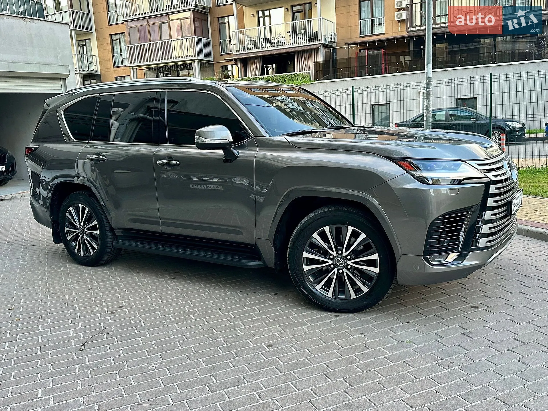 2022 Lexus LX - мініатюра 3
