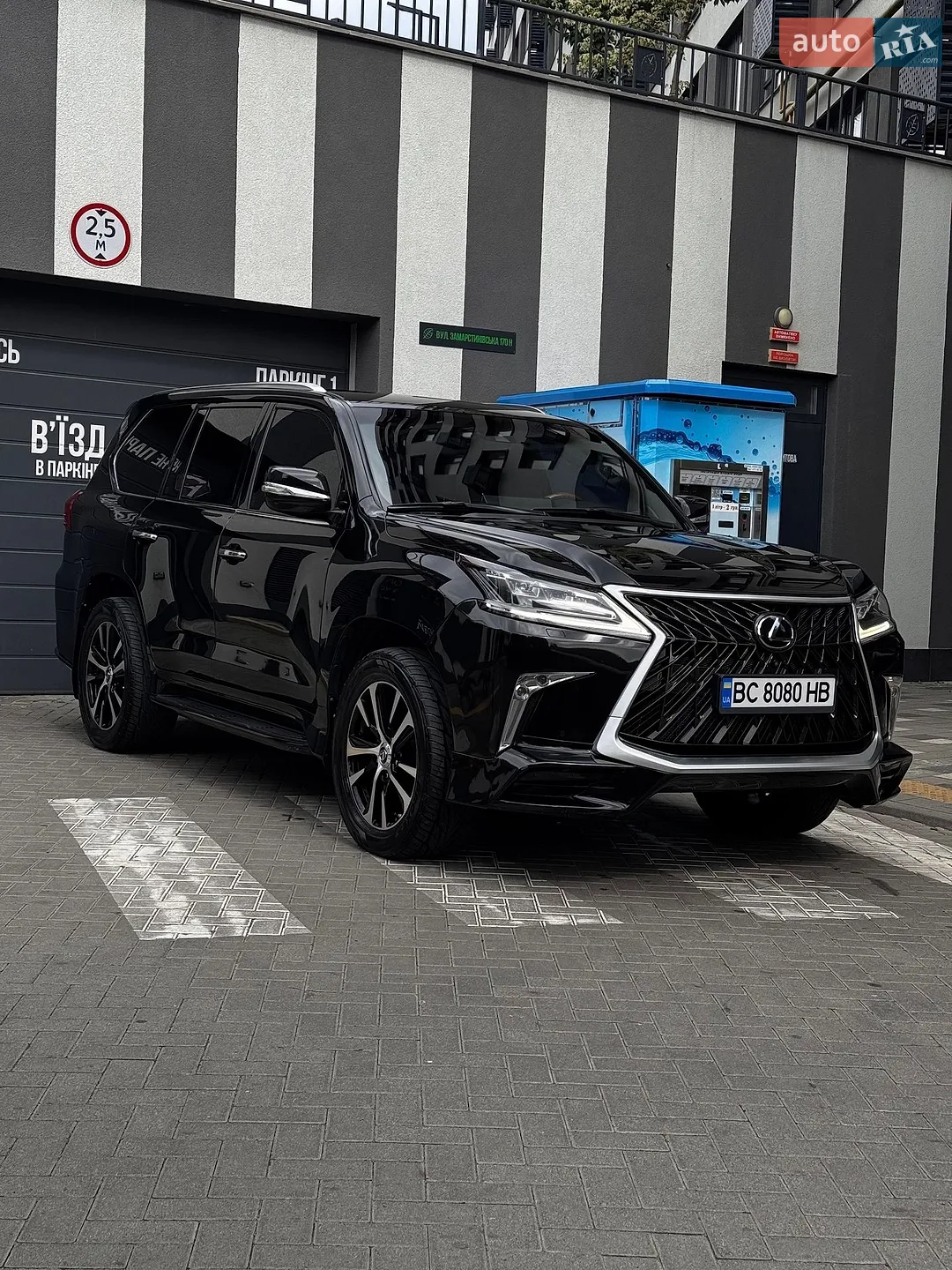 2017 Lexus LX - мініатюра 8