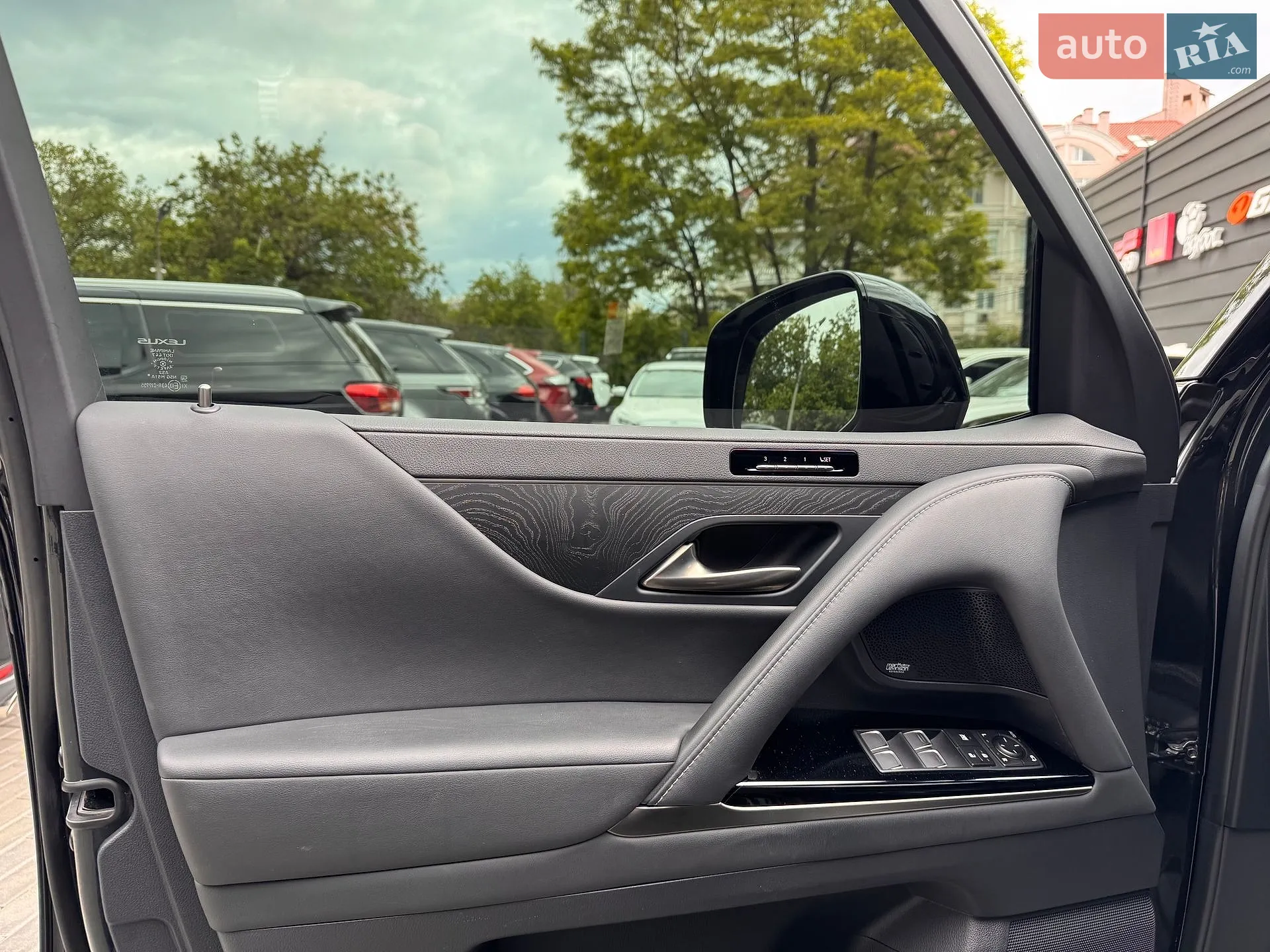 2023 Lexus LX - мініатюра 10