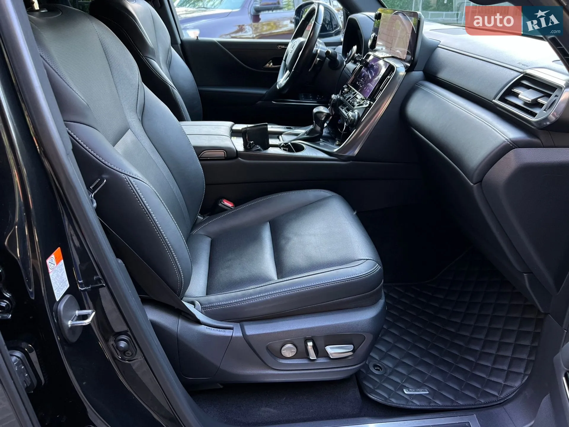 2023 Lexus LX - мініатюра 25