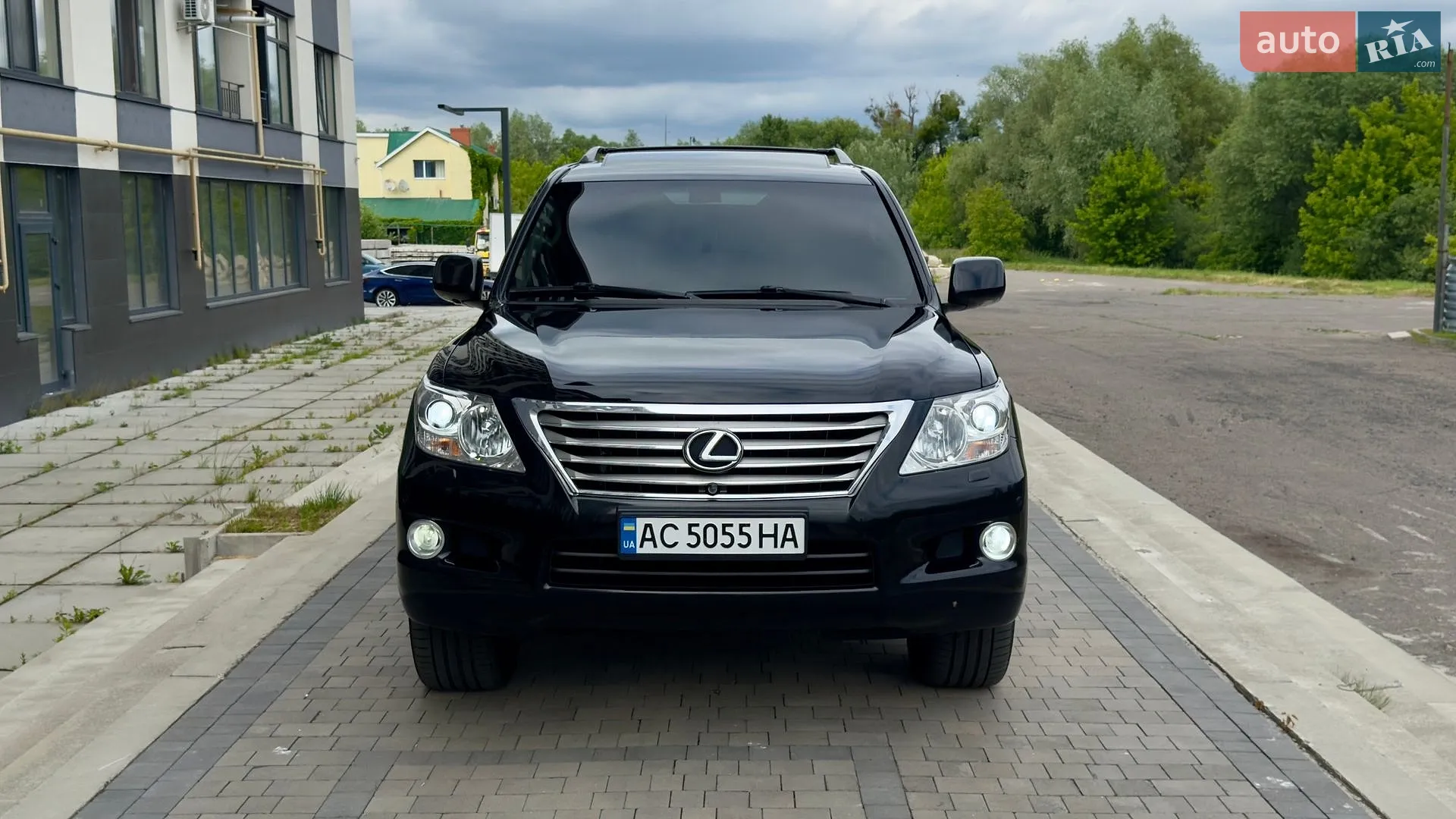 Lexus LX 2011