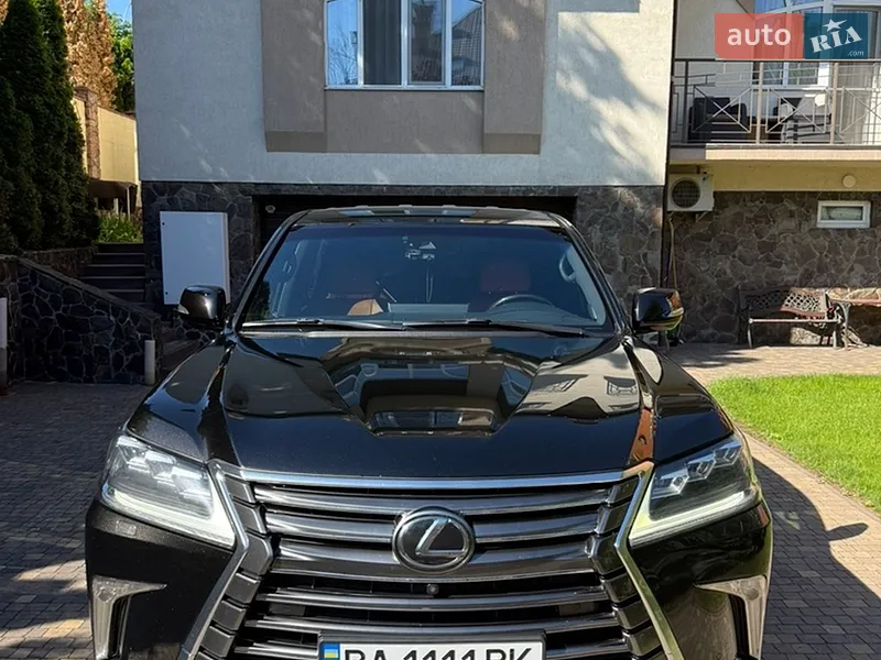 Lexus LX