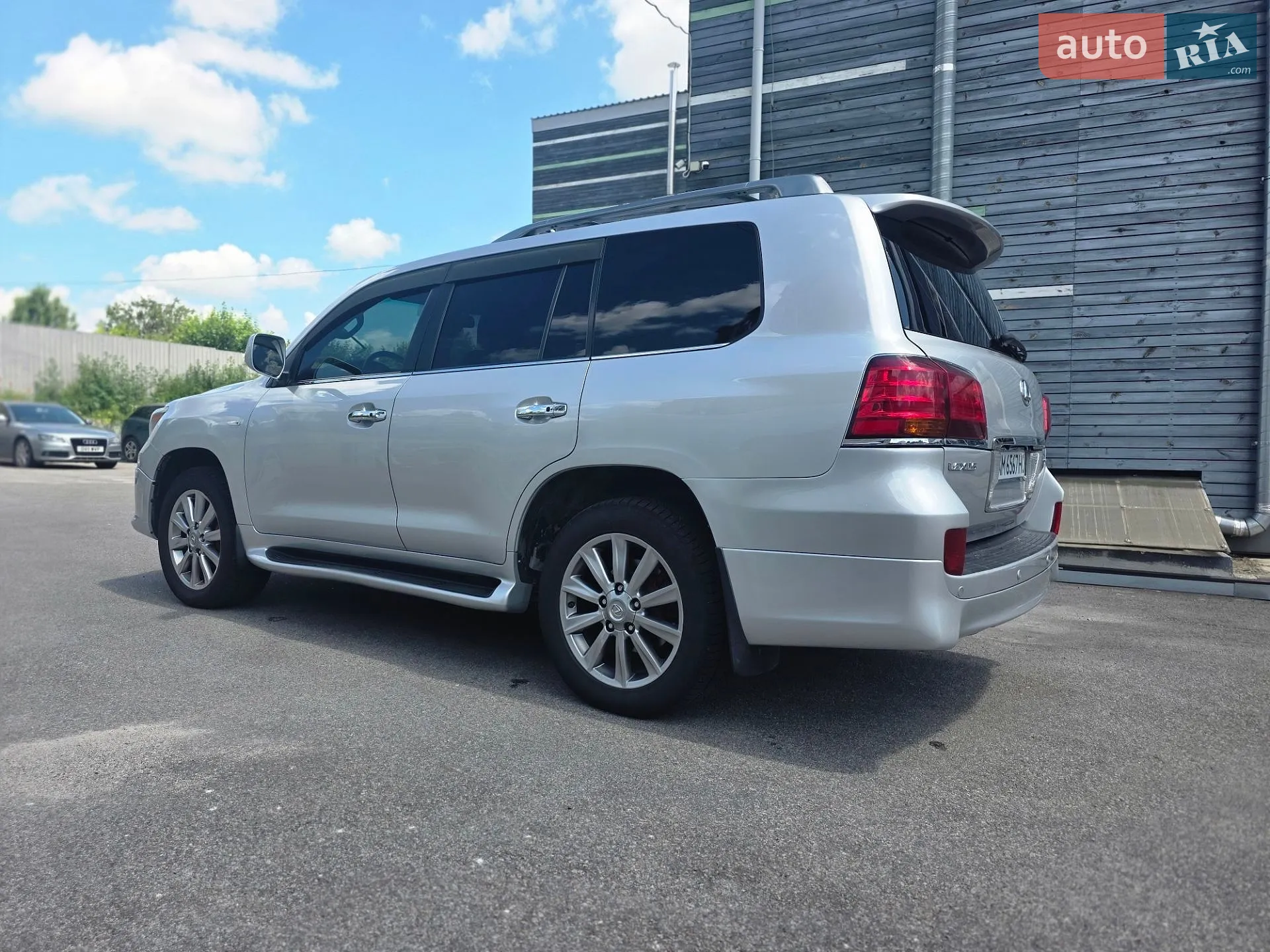2011 Lexus LX - мініатюра 9