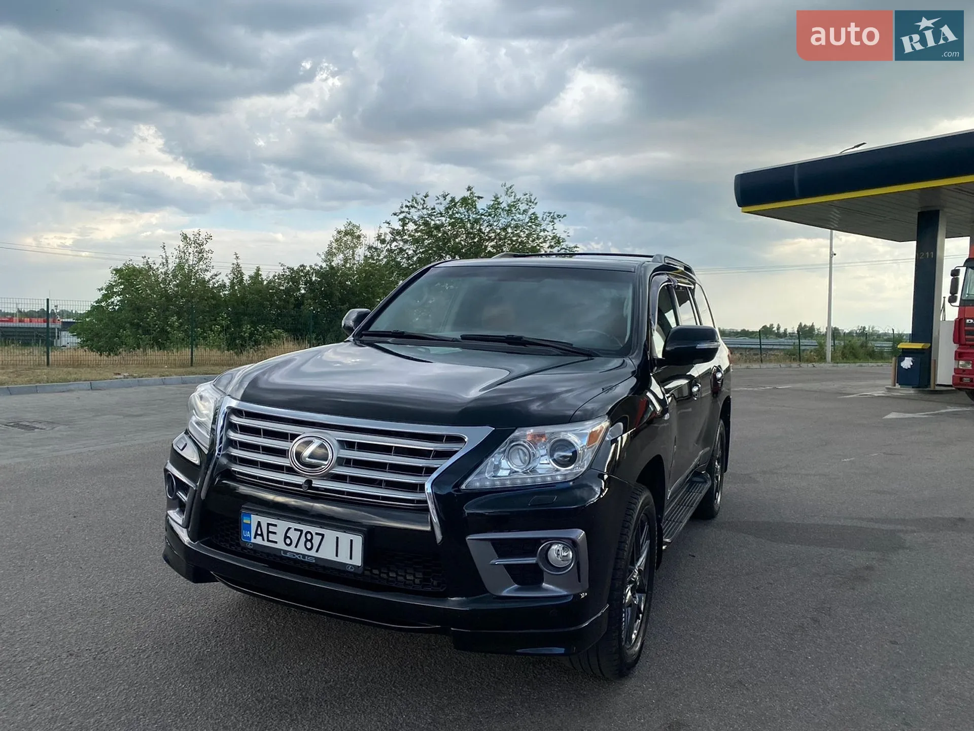 2011 Lexus LX - мініатюра 2