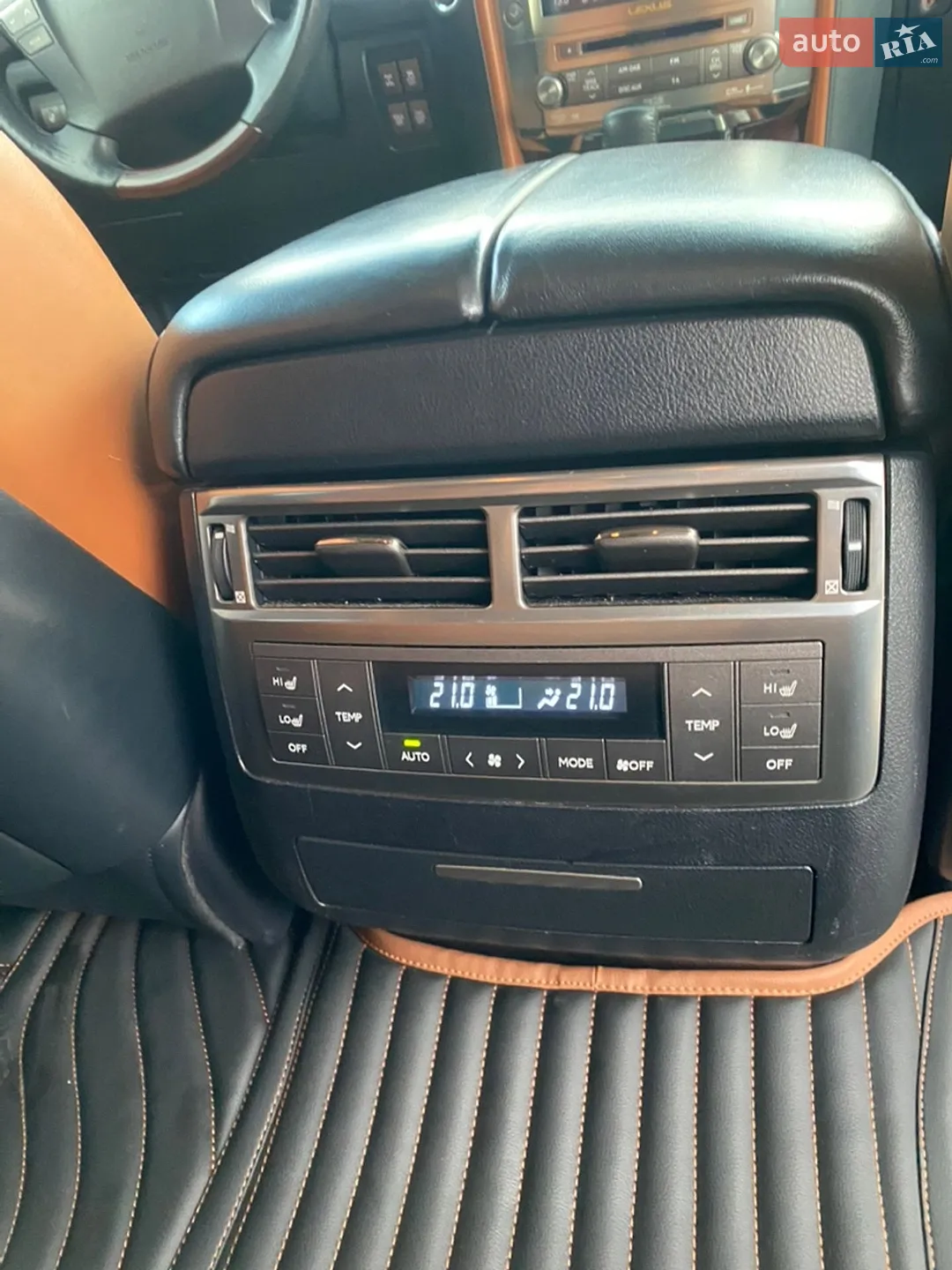 2011 Lexus LX - мініатюра 22