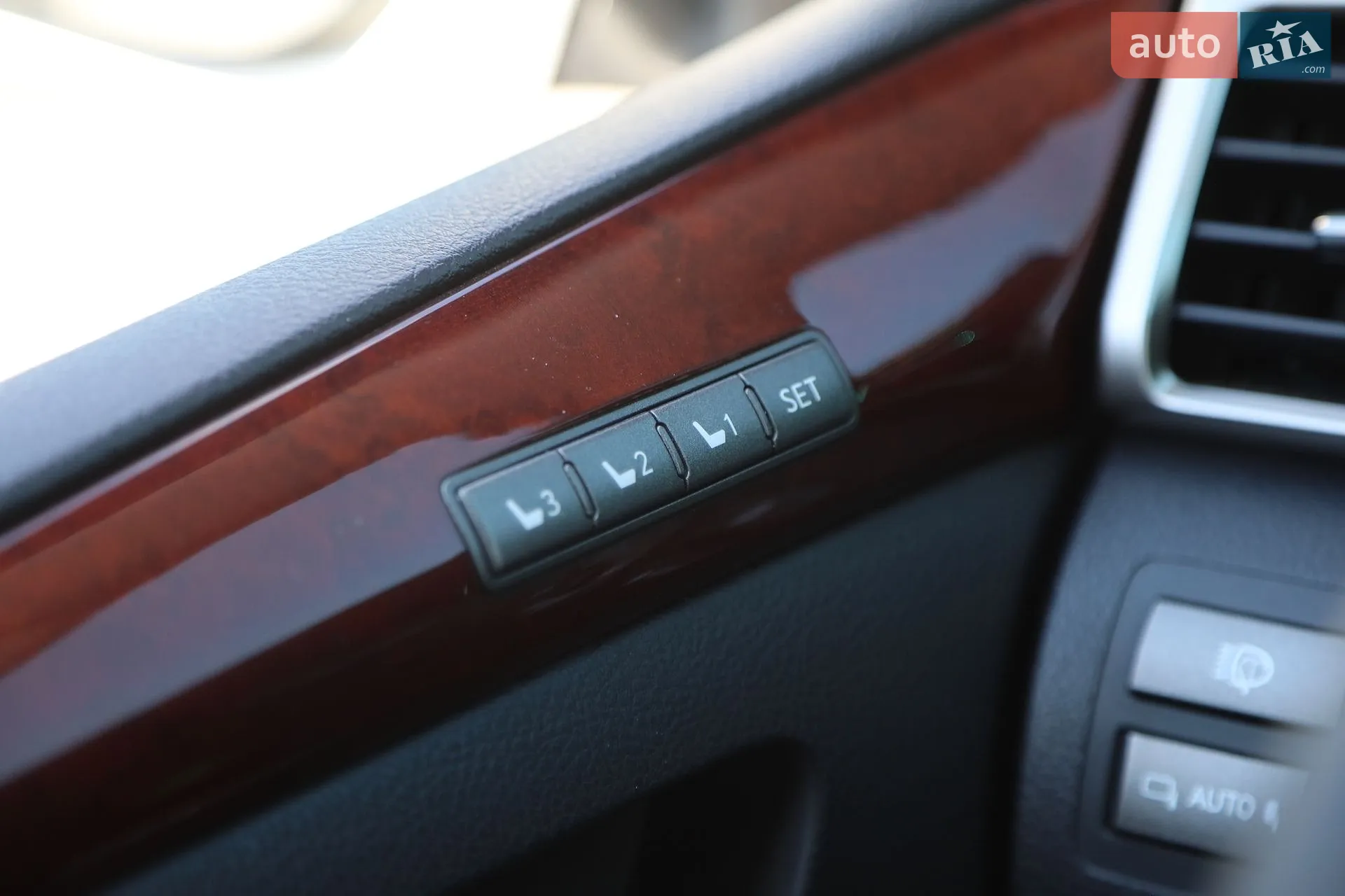 2012 Lexus LX - мініатюра 40