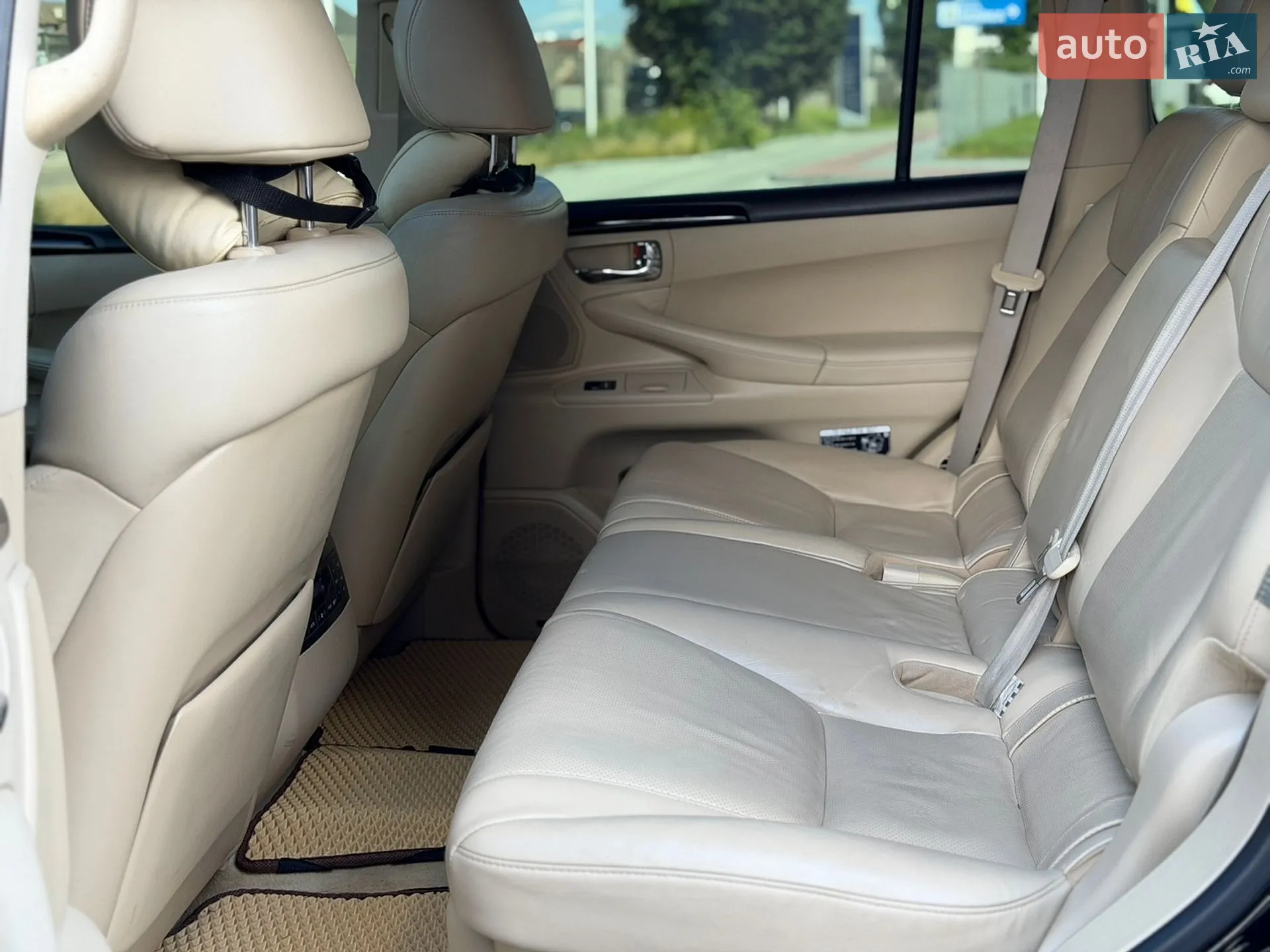 2010 Lexus LX - мініатюра 24
