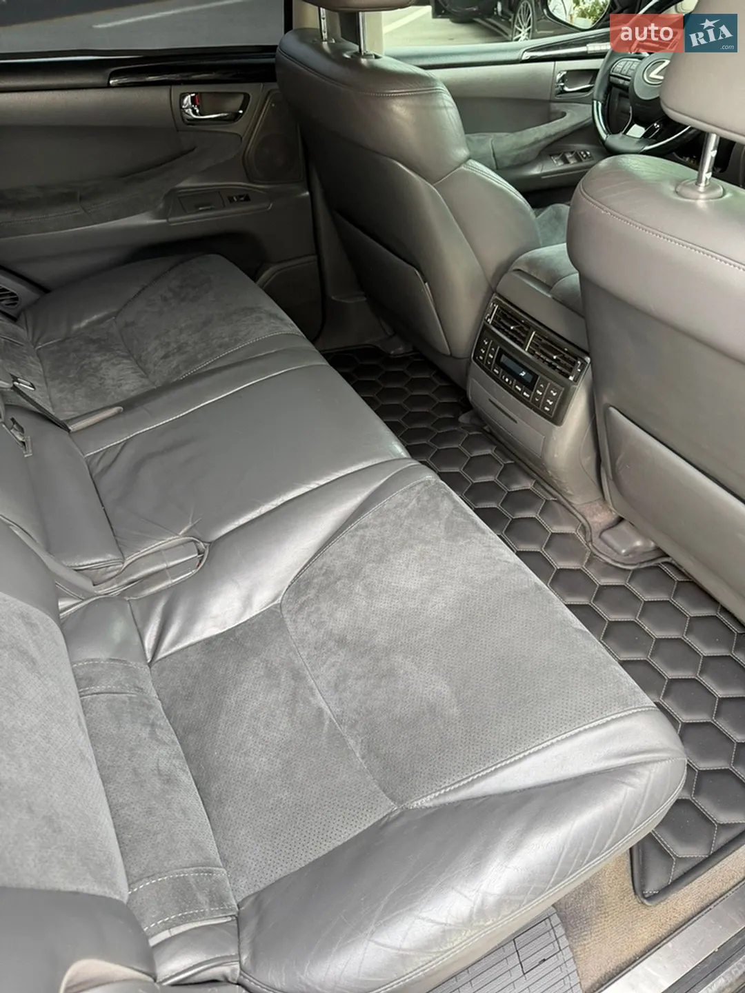 2010 Lexus LX - мініатюра 30