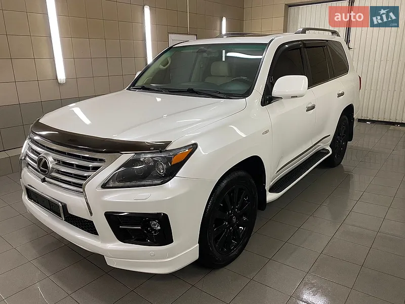 Lexus LX 2012