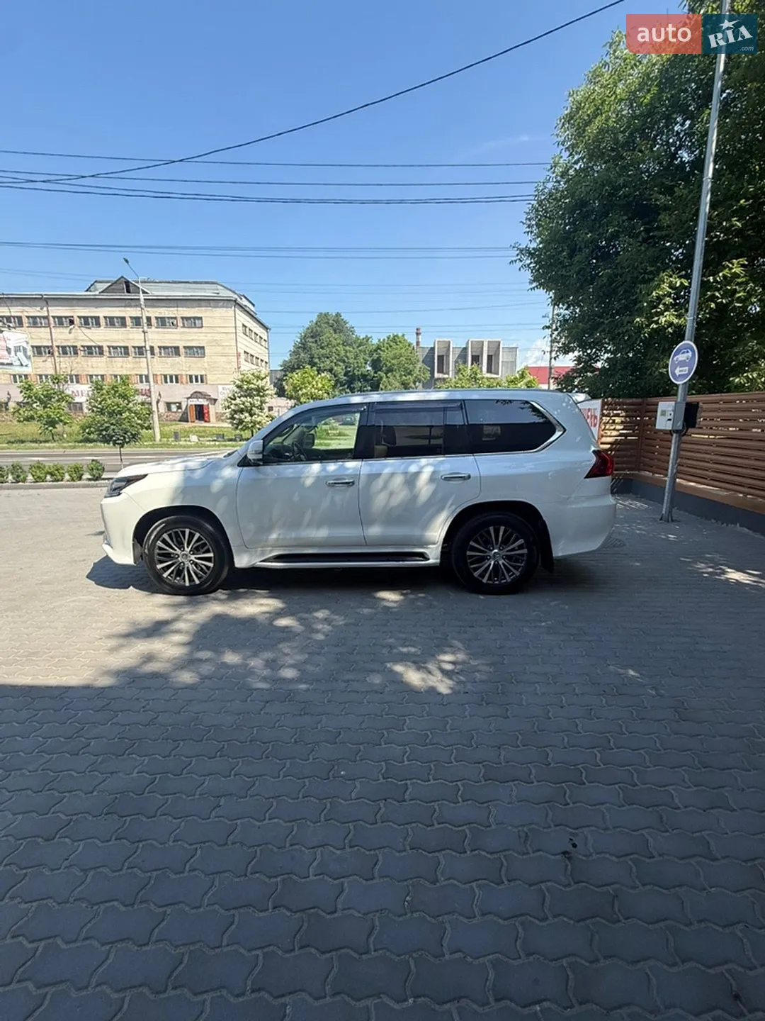 2016 Lexus LX - мініатюра 10