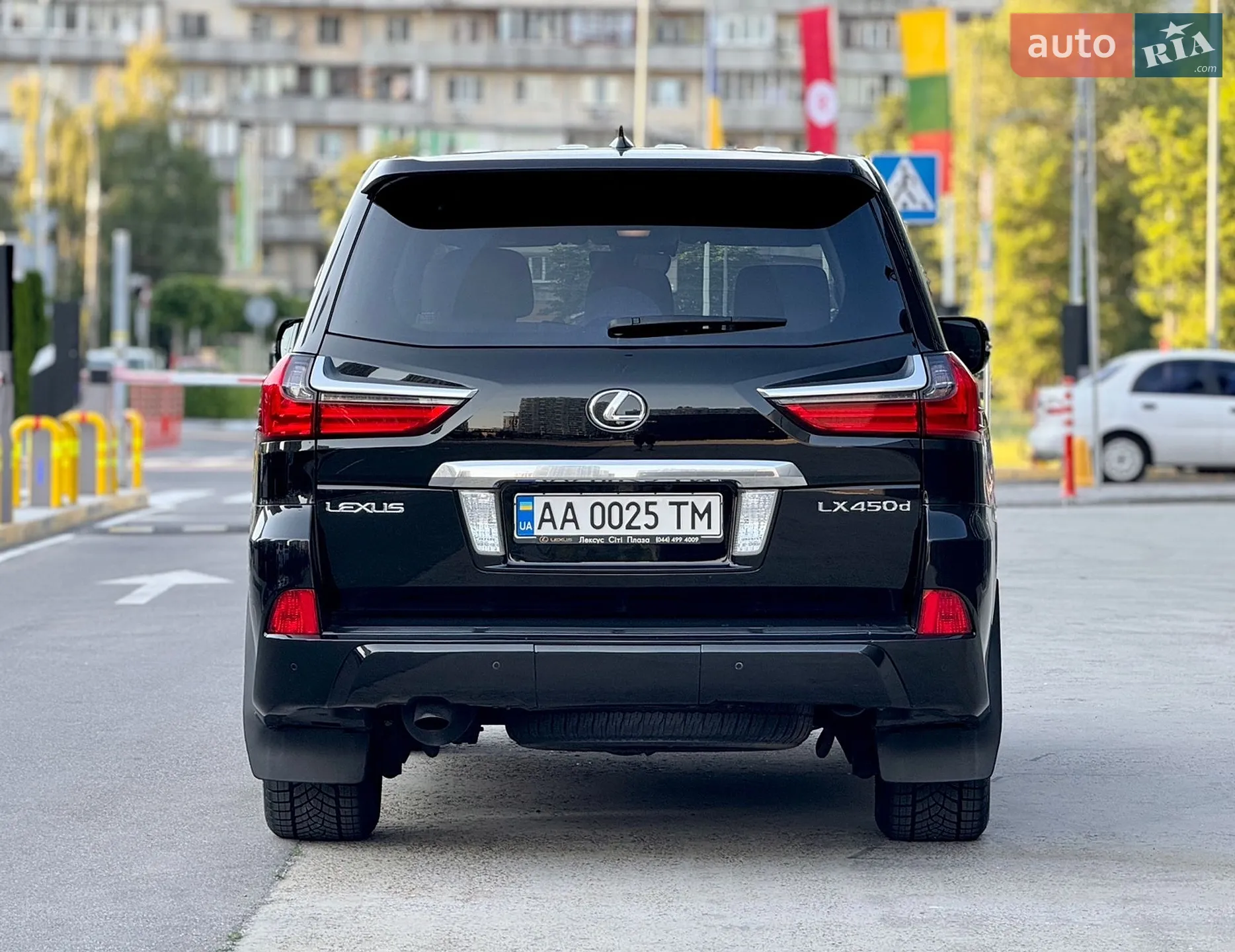 2017 Lexus LX - мініатюра 11